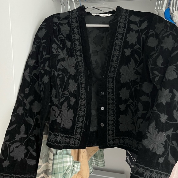 Multiple tops from Zara & Aritzia. - Picture 3 of 9